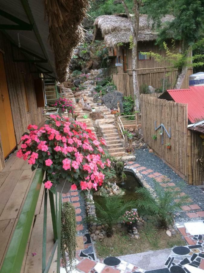 Green Hill Hostel & Tour Ha Giang Exteriör bild